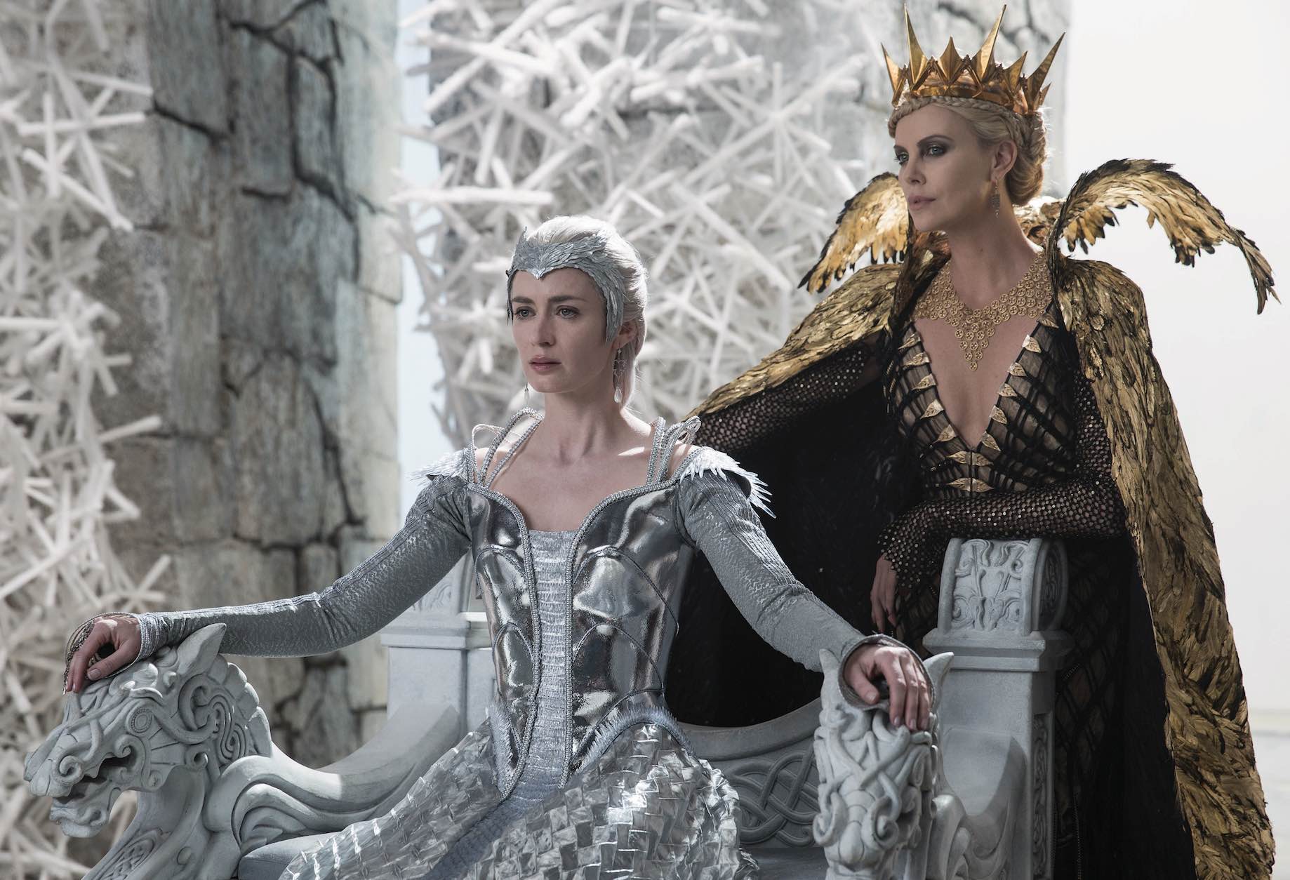 Emily Blunt Charlize Theron The Huntsman Winter's Tale